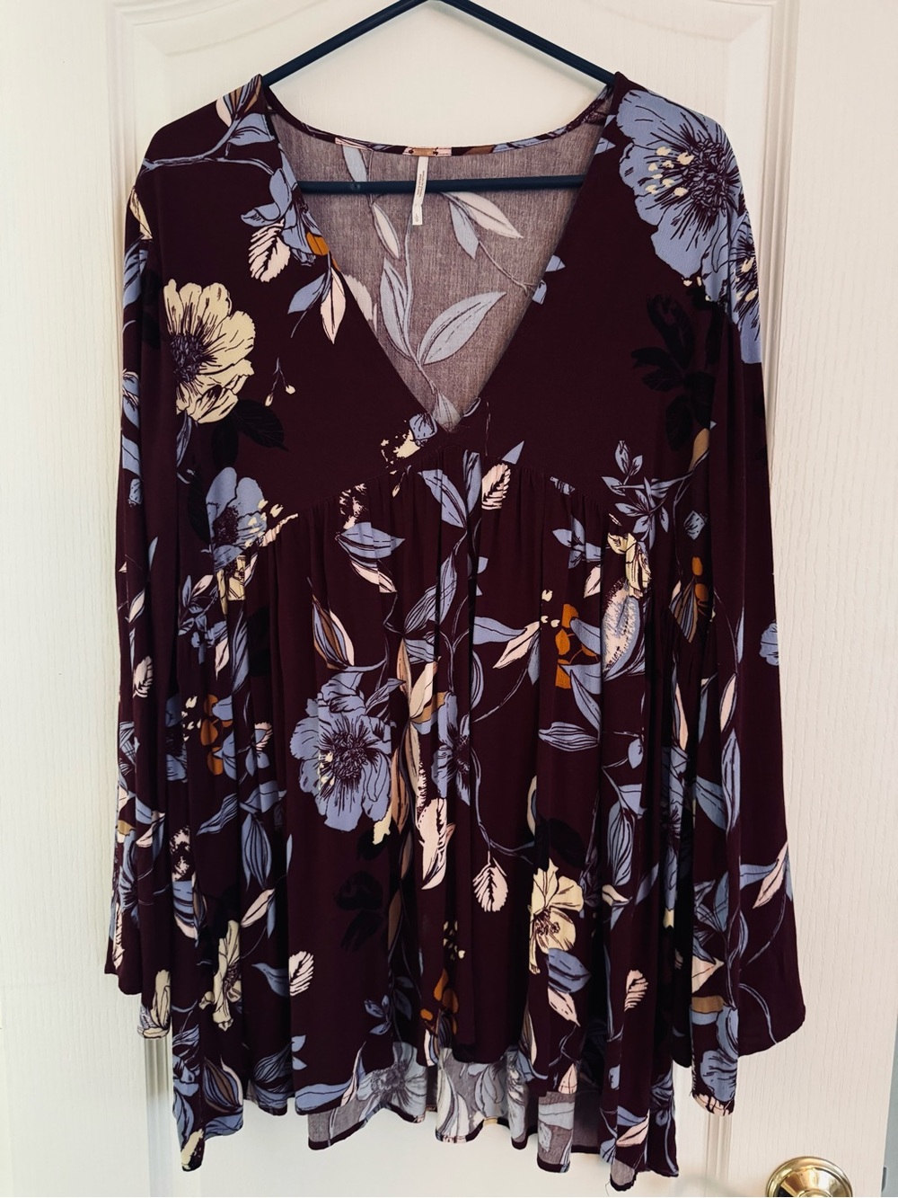 Free People Burgundy Floral V-Neck Tunic with Blue & Cream Accents Sz Large